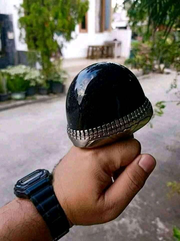 Kelakuan Kocak Saat Orang Menggunakan Cincin ini Bikin Kucek-kucek Mata